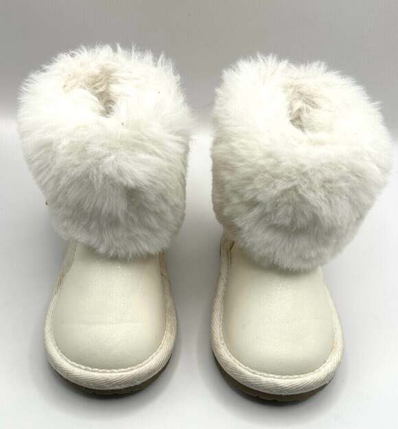 Gymboree Other - Gymboree Girls Chalet Glitter White Faux Fur Winter Boots Size 5